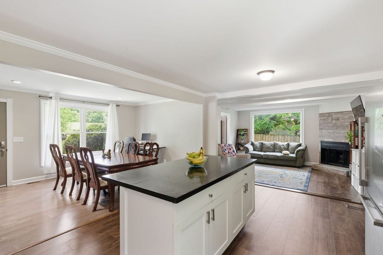 3213 Sennadale Ln - Photo 6 of 30