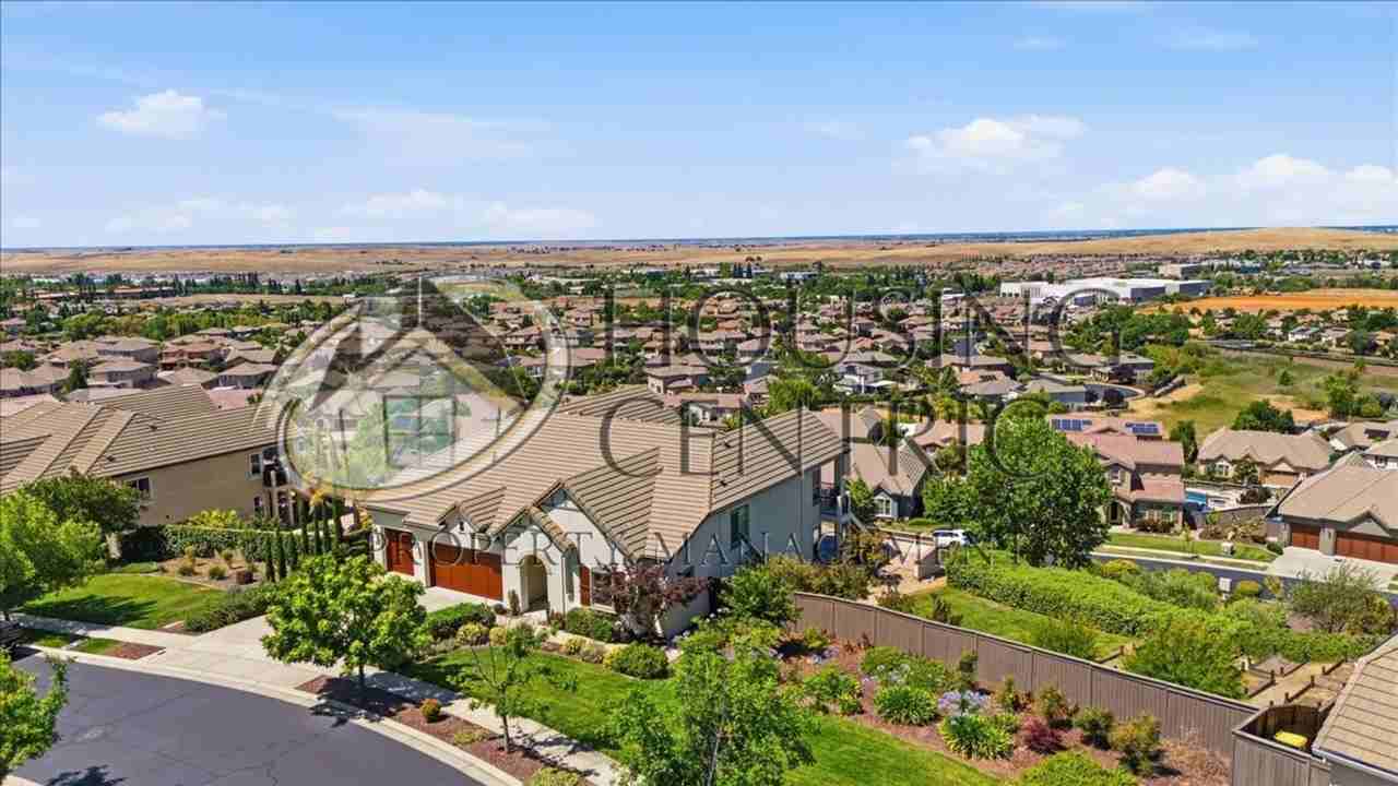 7242 Breaker Point Way - Photo 2 of 50
