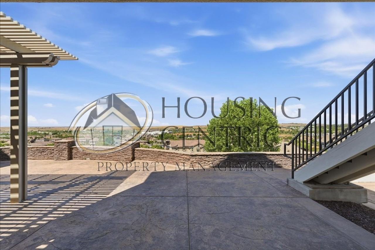 7242 Breaker Point Way - Photo 6 of 50
