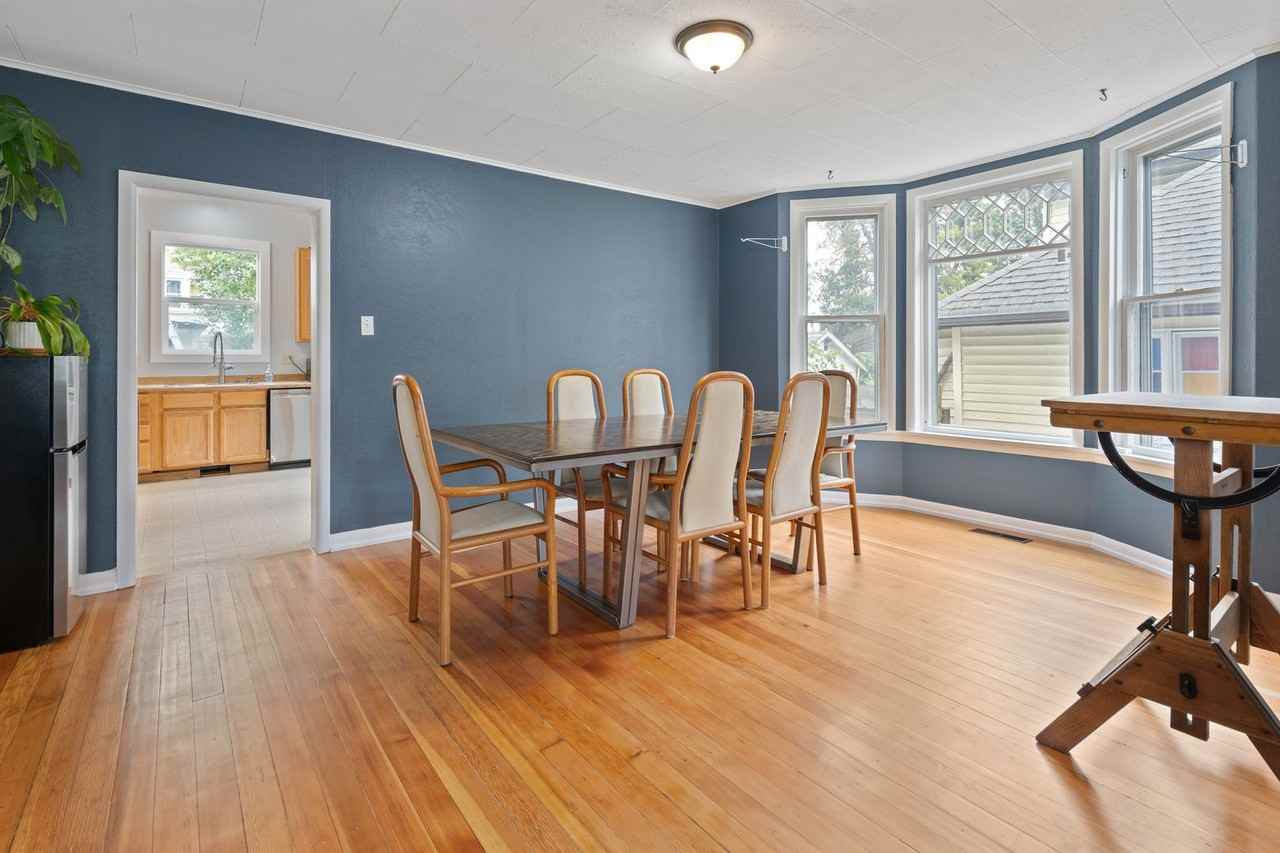 1242 8th St - Photo 5 of 24
