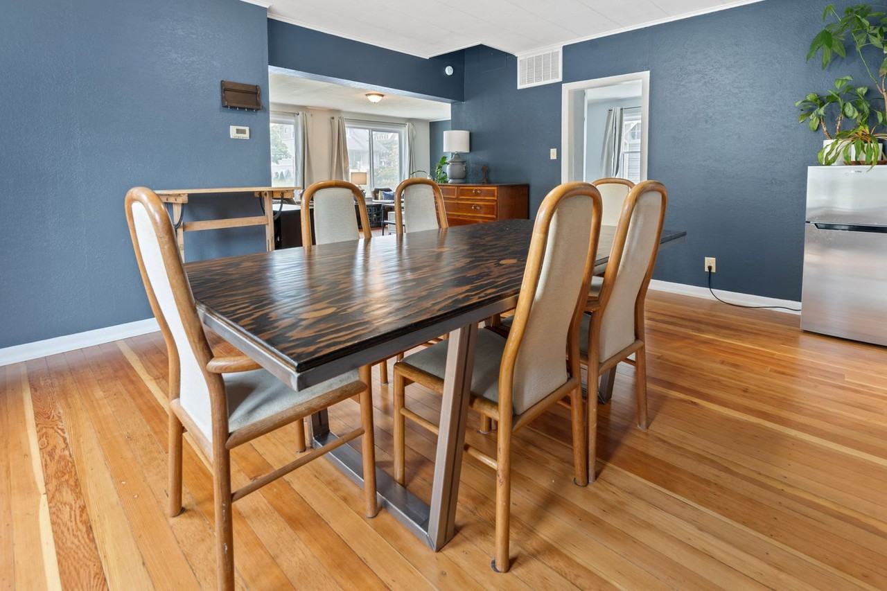1242 8th St - Photo 6 of 24