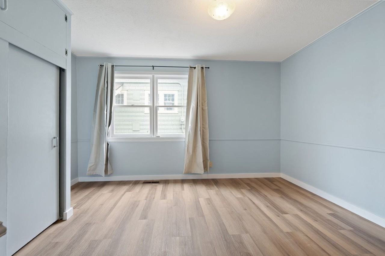 1242 8th St - Photo 7 of 24