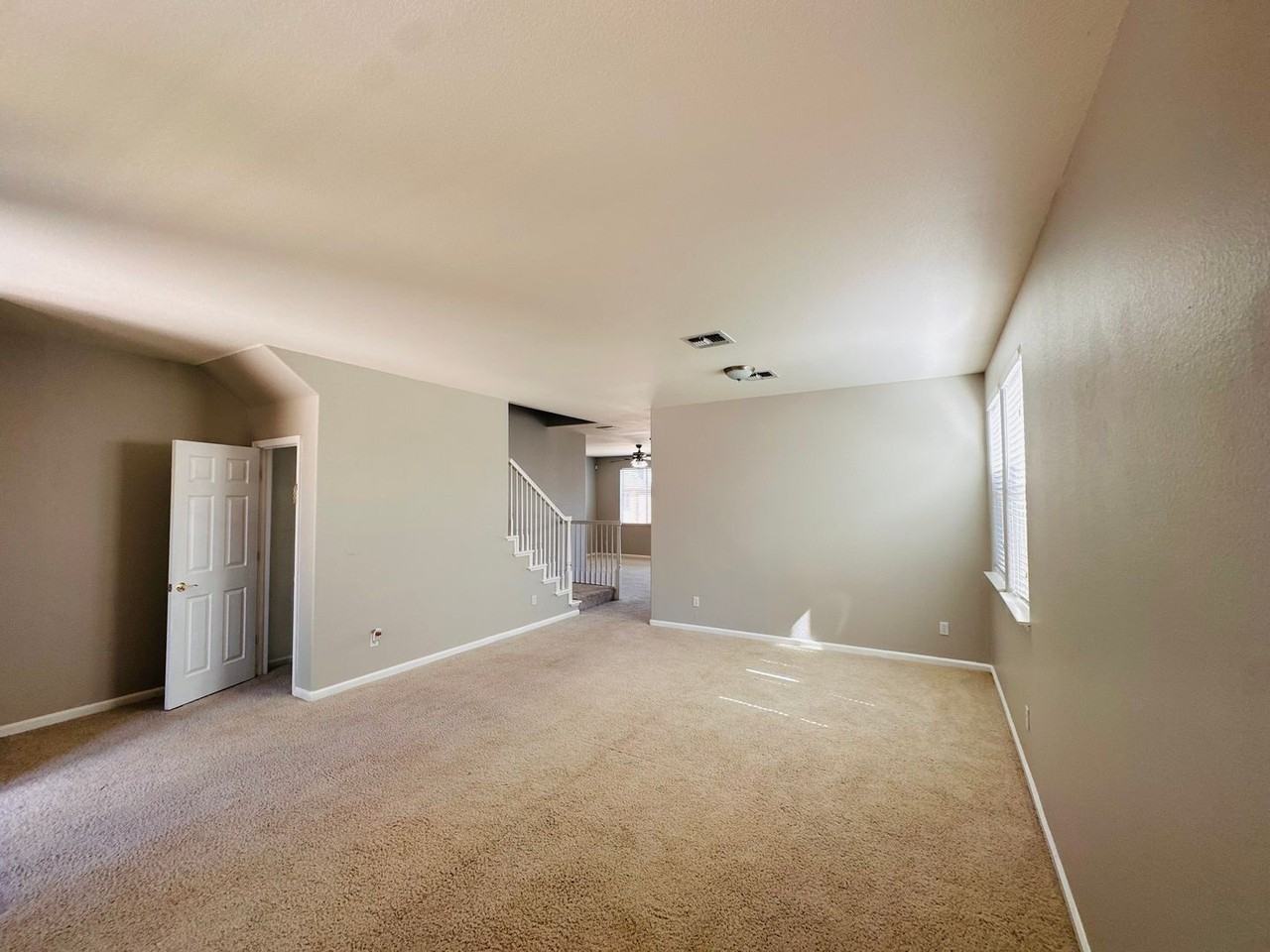 2403 Clemente Ln - Photo 2 of 47