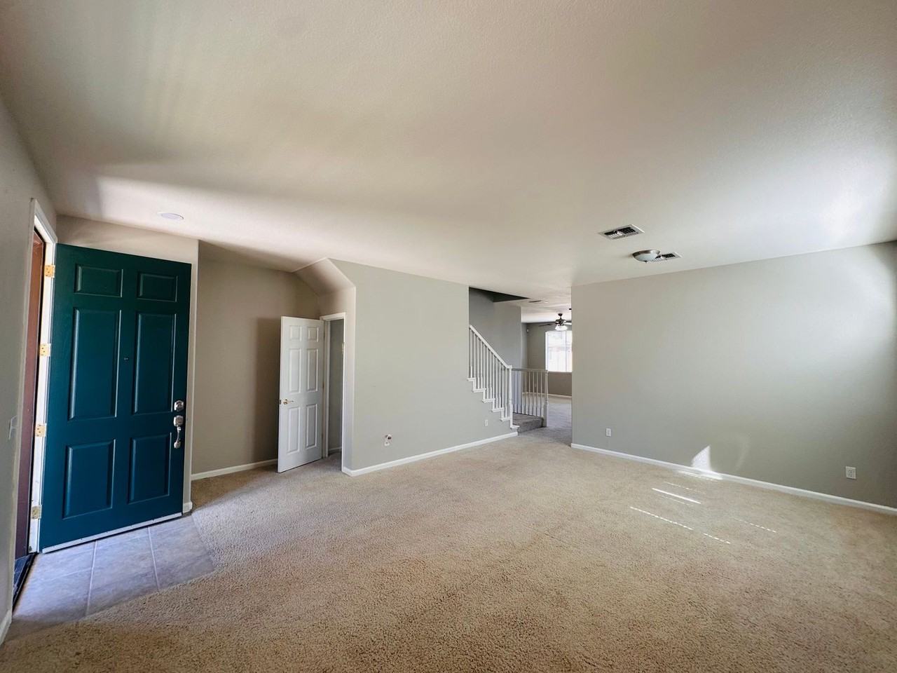 2403 Clemente Ln - Photo 3 of 47