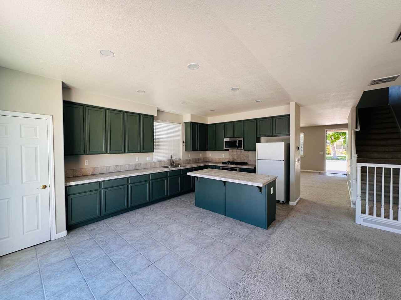 2403 Clemente Ln - Photo 7 of 47