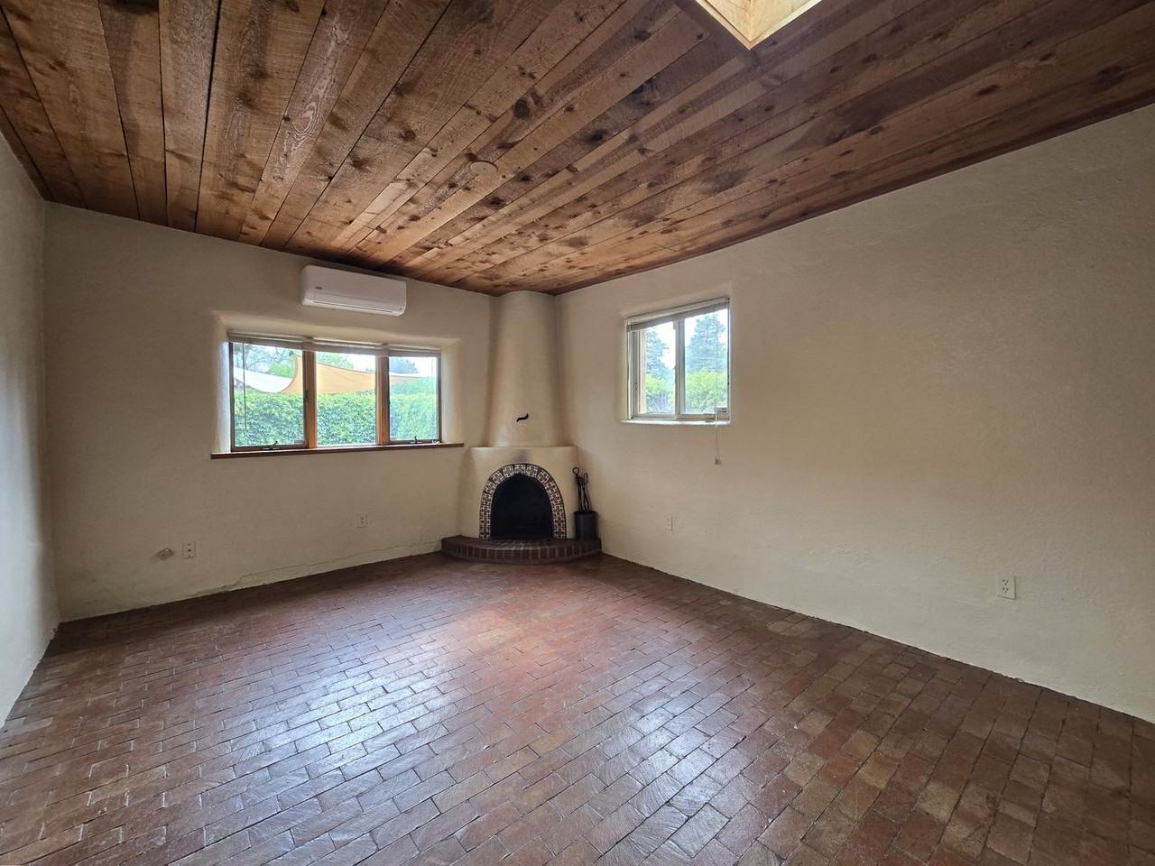 617 Don Felix St #A - Photo 6 of 25