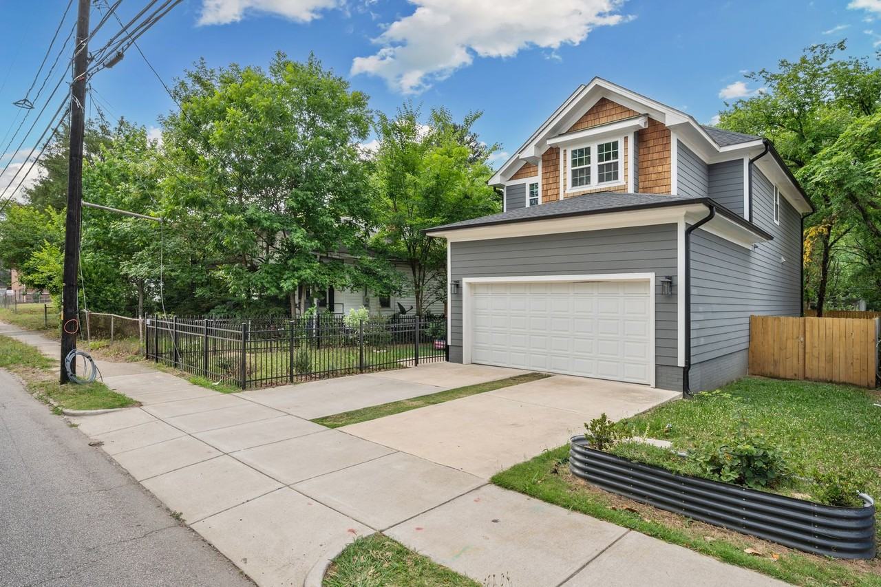 1108 Holloway St - Photo 2 of 22