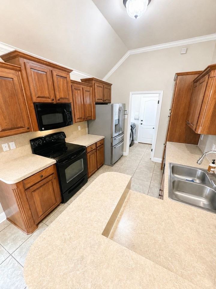 111 Fitzwilliam St - Photo 3 of 9