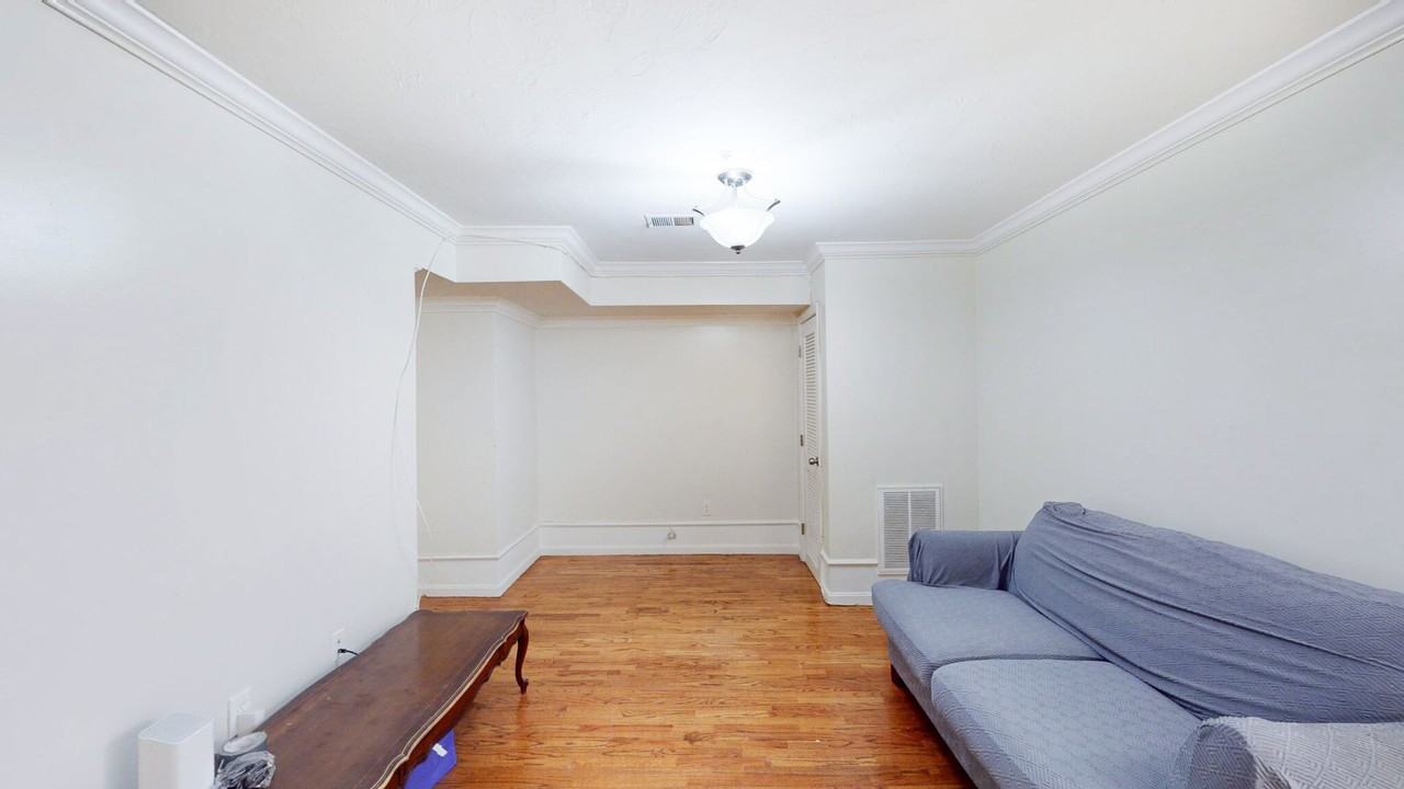 714 Shawmut Ave - Photo 3 of 13