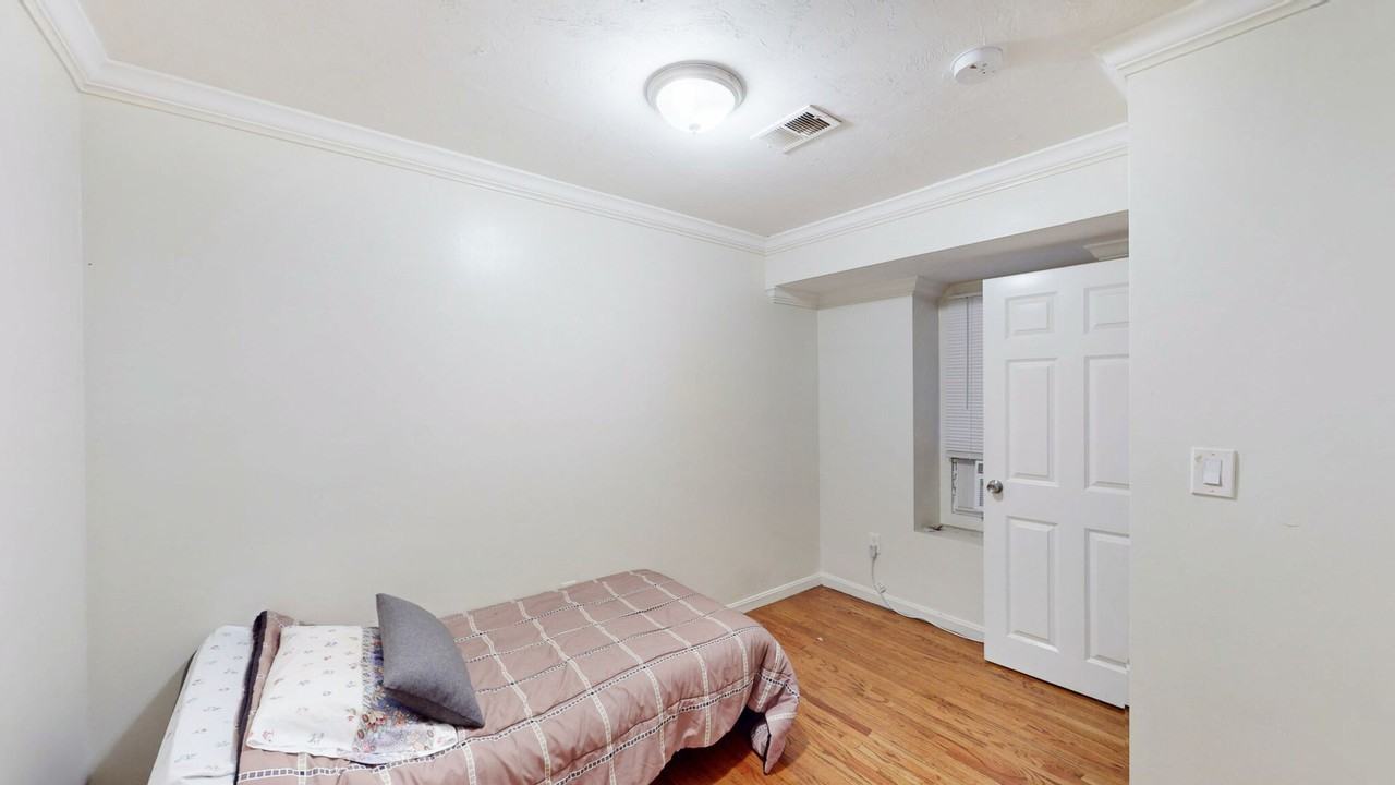 714 Shawmut Ave - Photo 7 of 13
