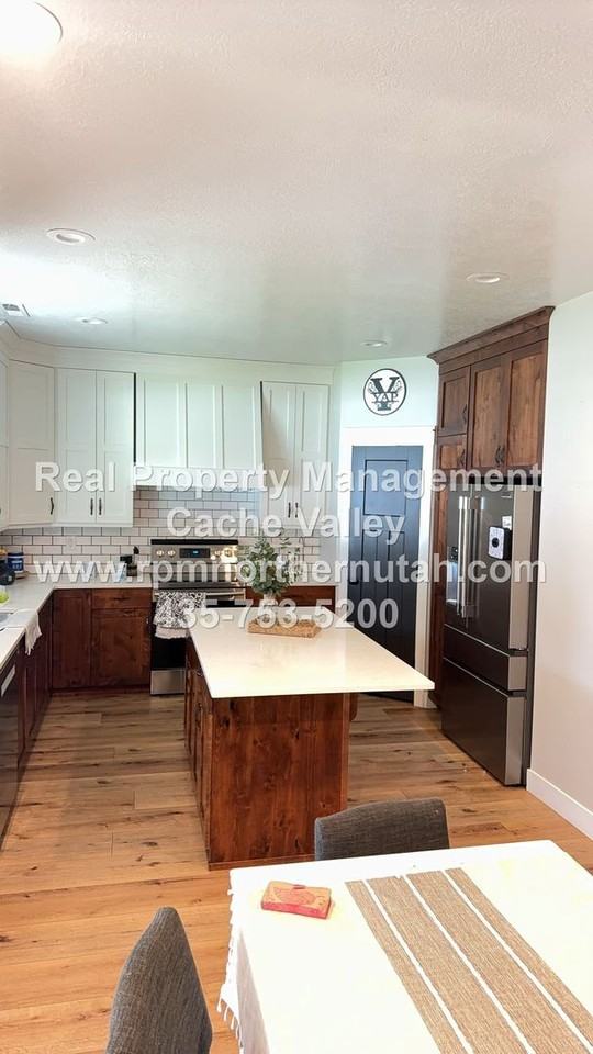 1016 W 2600 S - Photo 3 of 5