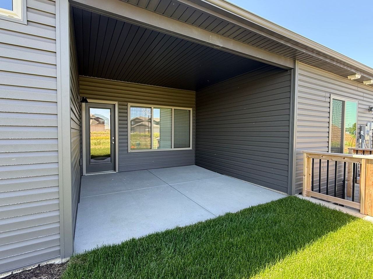 7007 Serpentine Dr - Photo 2 of 25