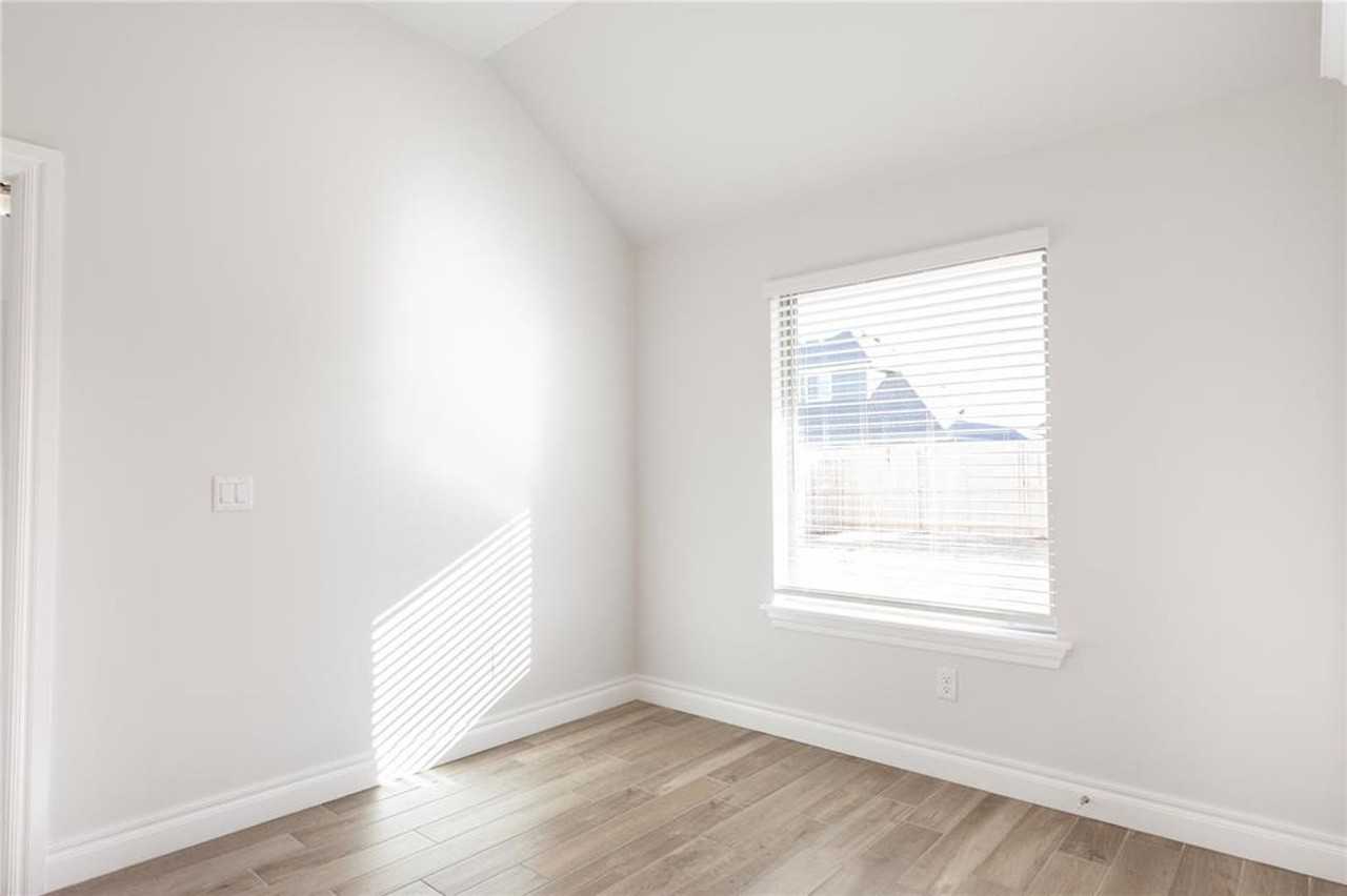 9320 Nw 116th St - Photo 7 of 29