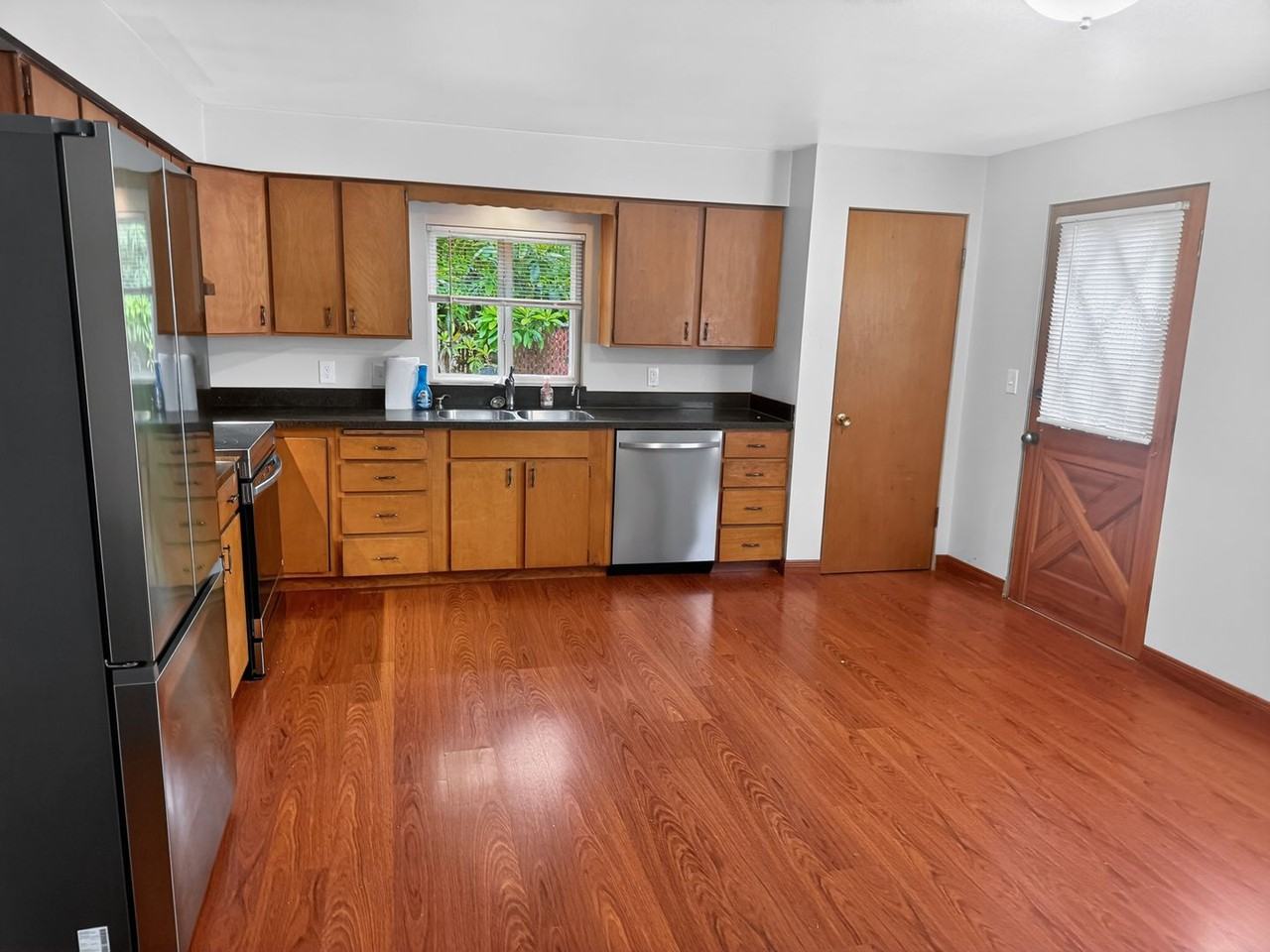 8900 32nd Ave Ne - Photo 5 of 24