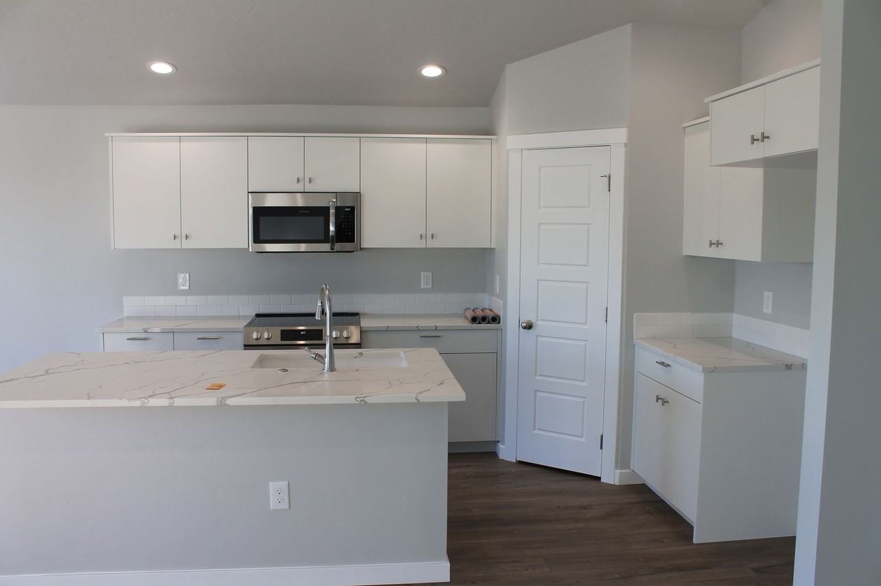 6643 W Redwood Creek Dr - Photo 2 of 12