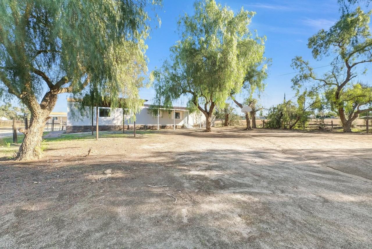 22450 Norris Ln. Nuevo 92567 - Photo 2 of 40