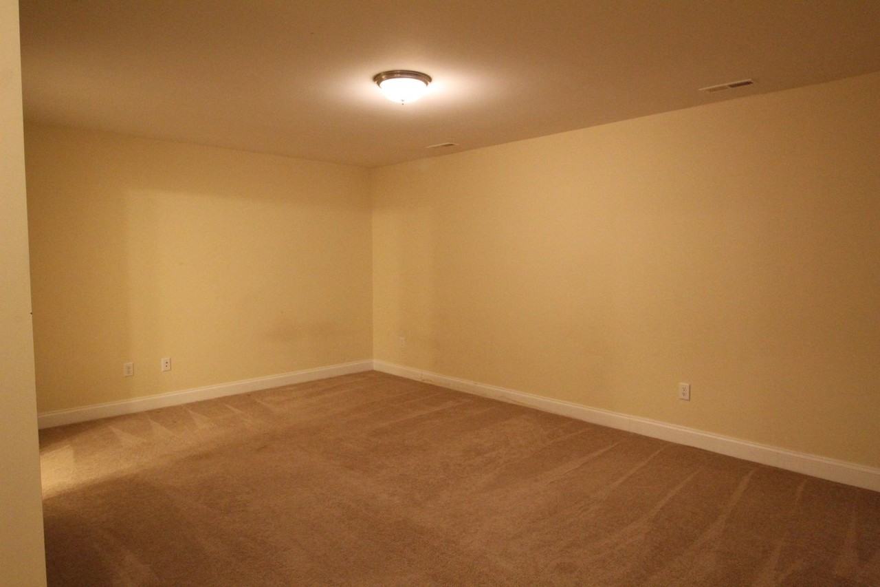 374 Tanzanite Dr - Photo 3 of 33