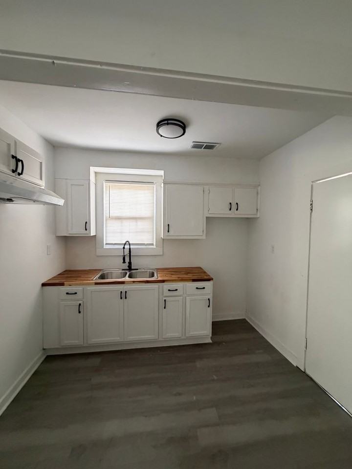 776 Kippley St - Photo 3 of 12