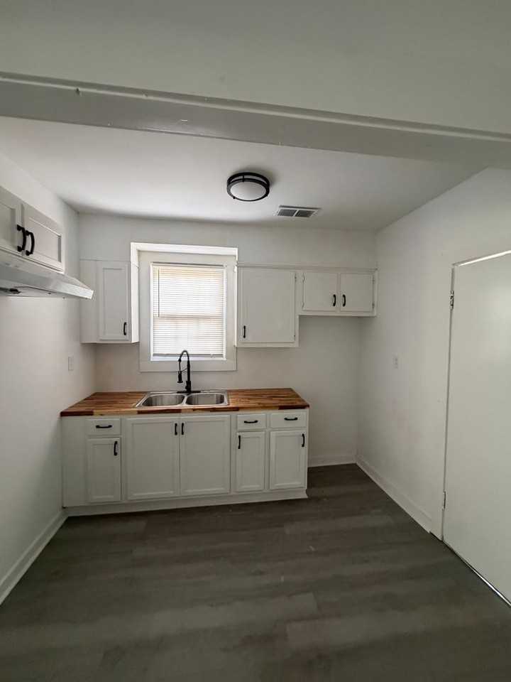 776 Kippley St - Photo 4 of 12