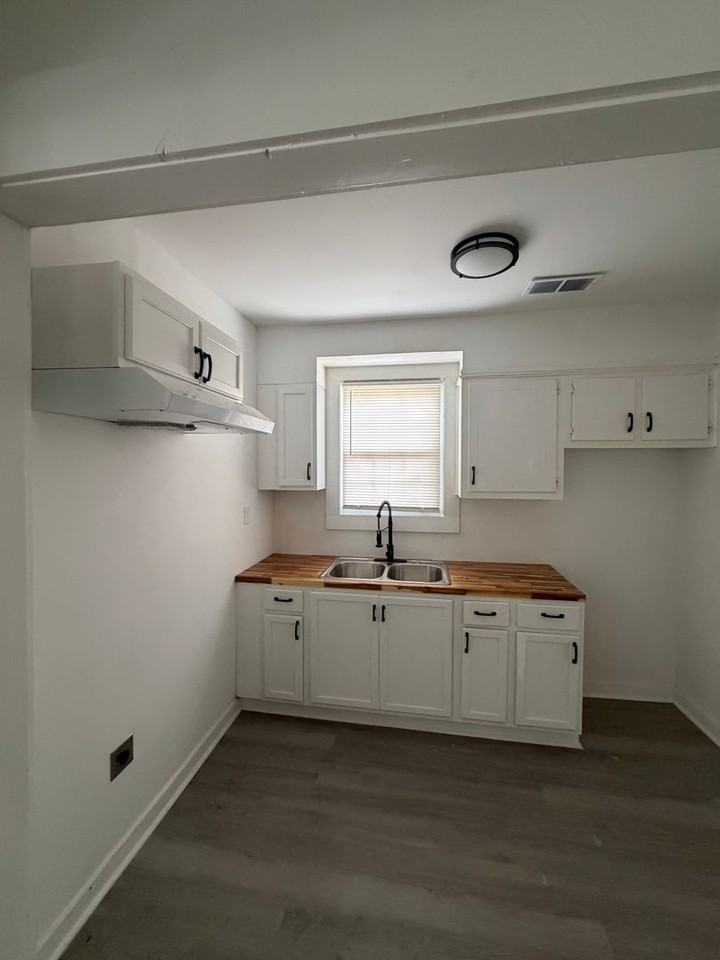 776 Kippley St - Photo 6 of 12