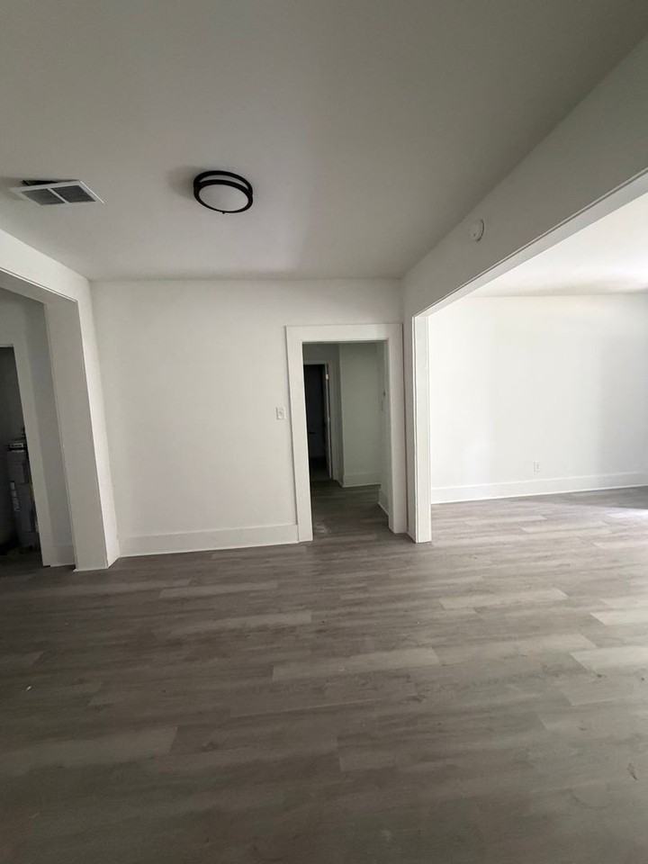 776 Kippley St - Photo 7 of 12