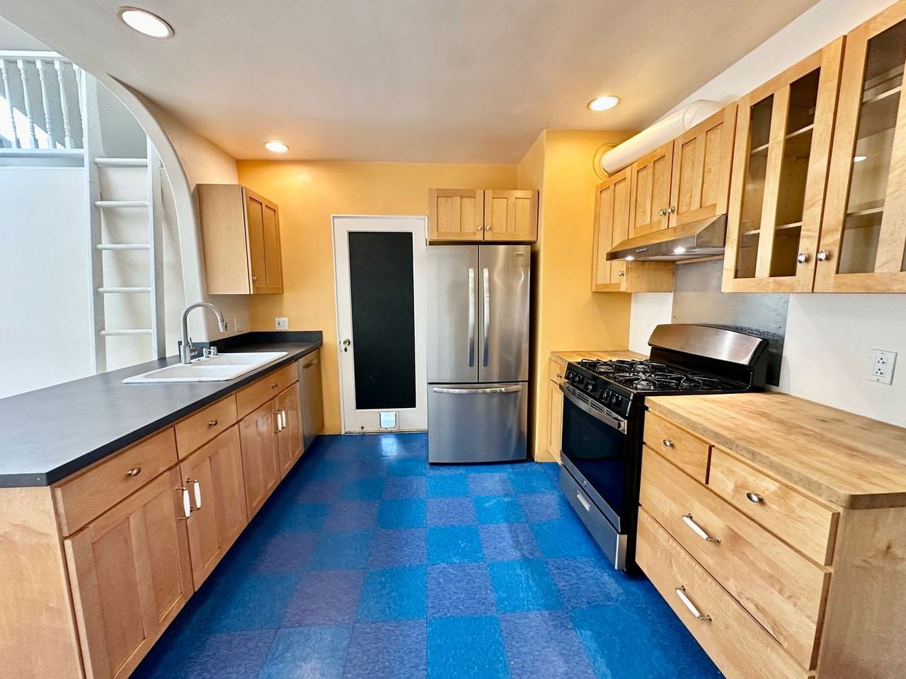 11 Hillview Ave - Photo 6 of 29