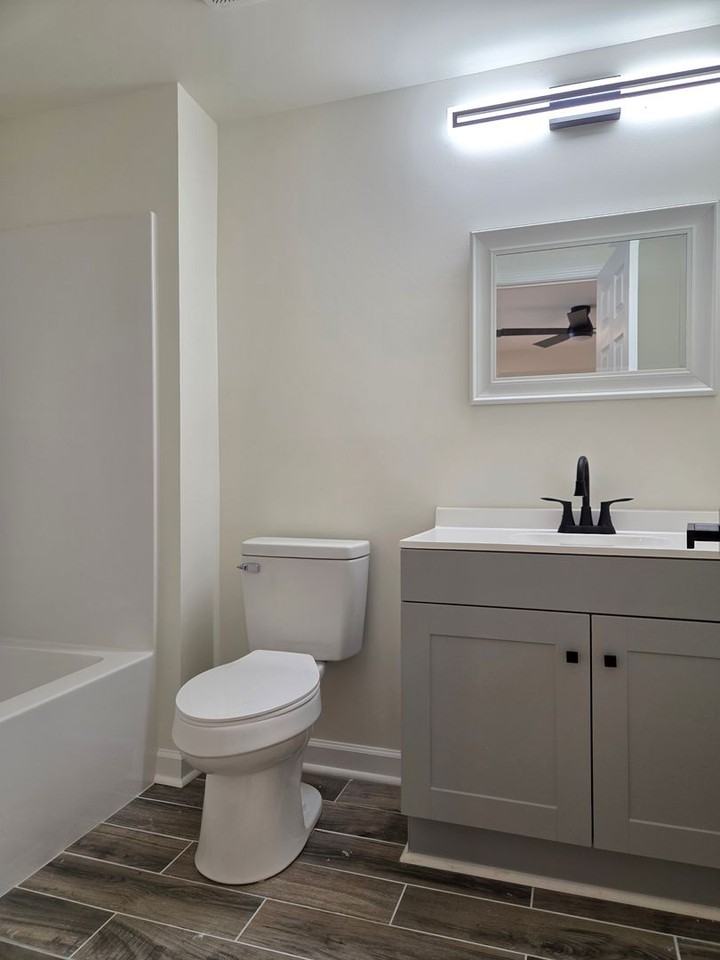 219 Green Dr Sw - Photo 6 of 11