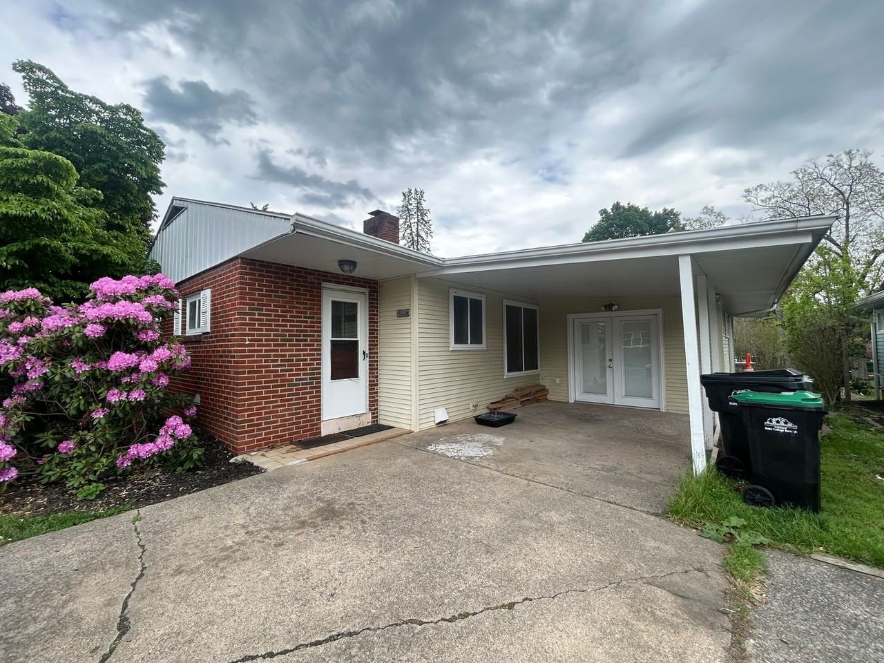 612 E Beaver Ave