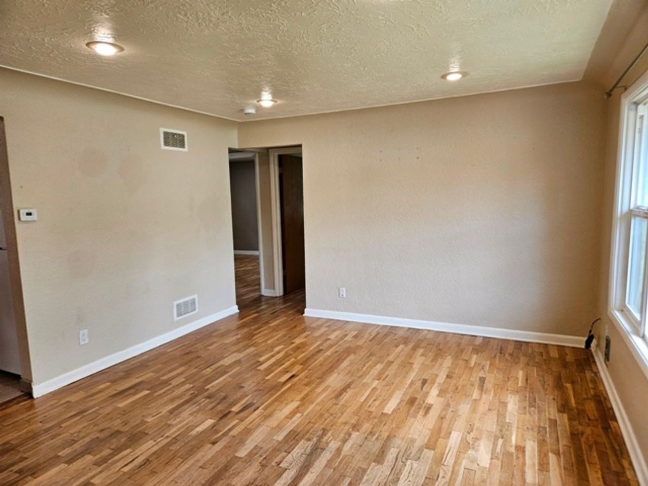 1121 23rd St Ne - Photo 5 of 18
