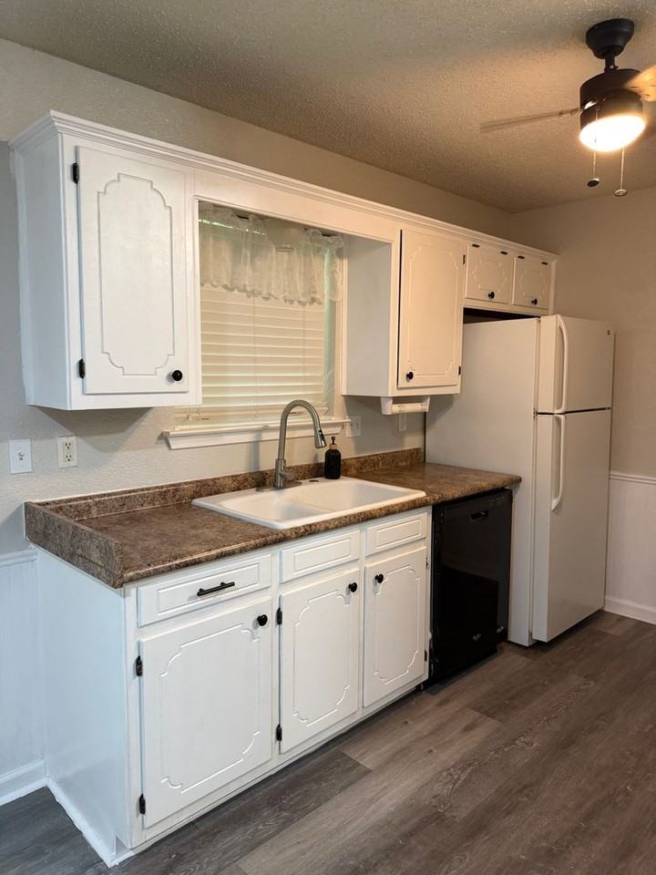 3710 Pratt Dr - Photo 6 of 18