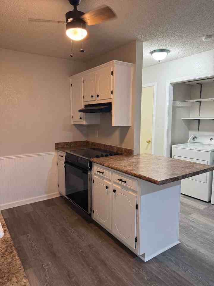 3710 Pratt Dr - Photo 7 of 18