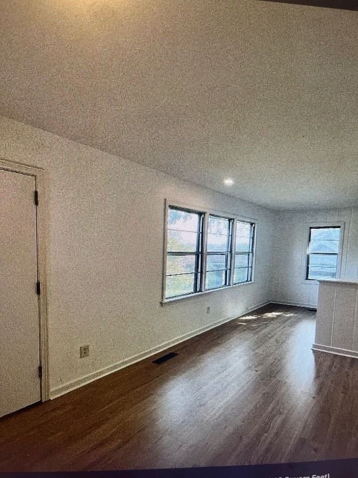3509 Norwood Blvd - Photo 2 of 7