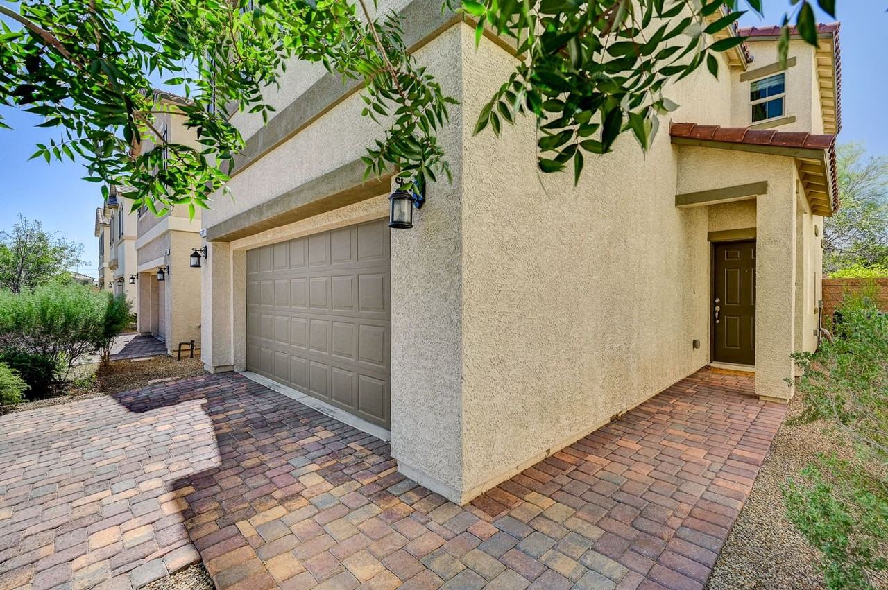6363 6363 Amelia Ridge Ave Las Vegas, NV 89141 - Photo 2 of 34