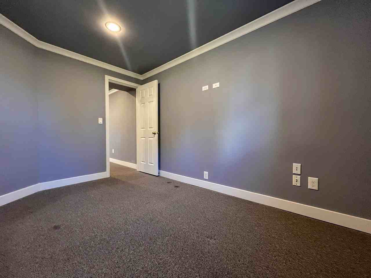 17872 58 Avenue - Photo 7 of 15