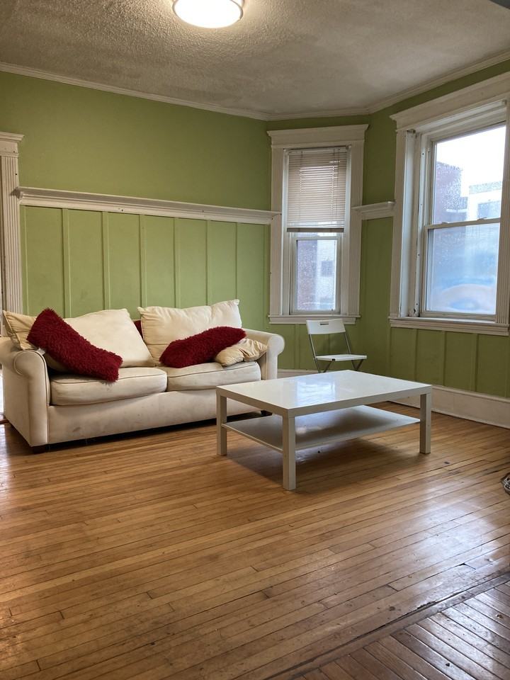 30 Glenville Avenue #3 - Photo 4 of 13
