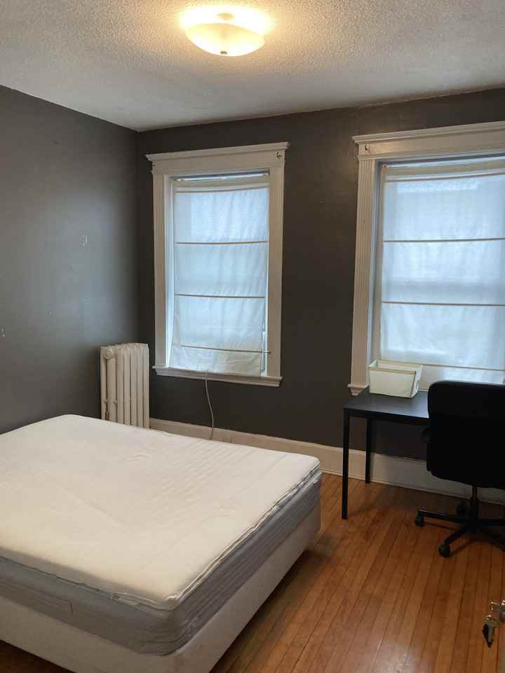 30 Glenville Avenue #3 - Photo 7 of 13