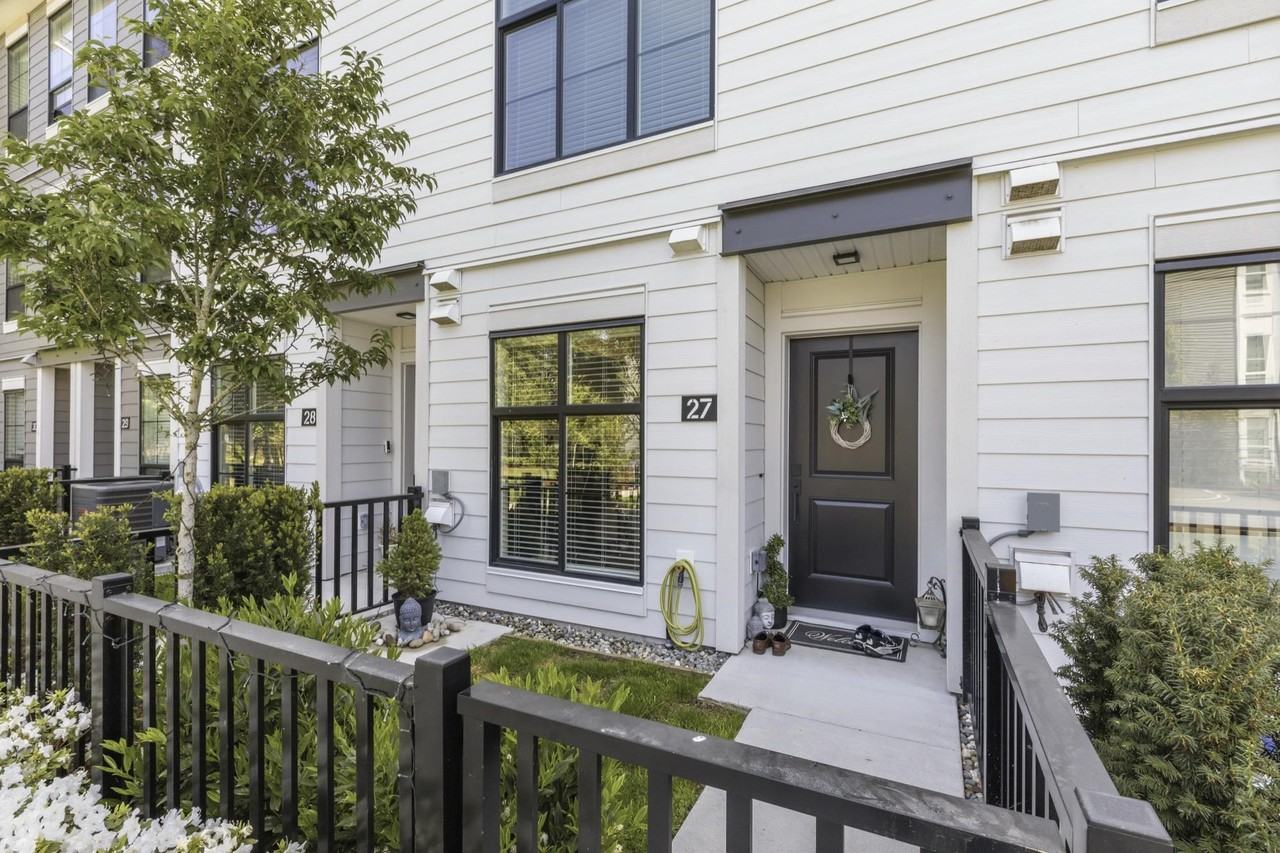 2774 Montrose Avenue #27 - Photo 4 of 39