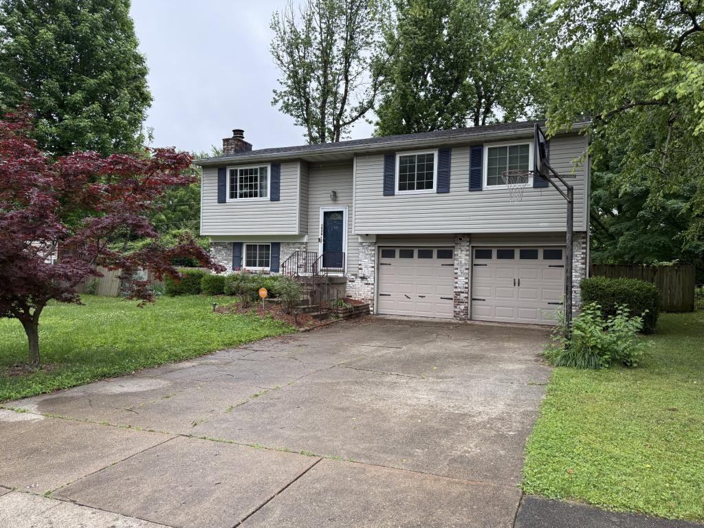 Sportsman Dr - Photo 2 of 34