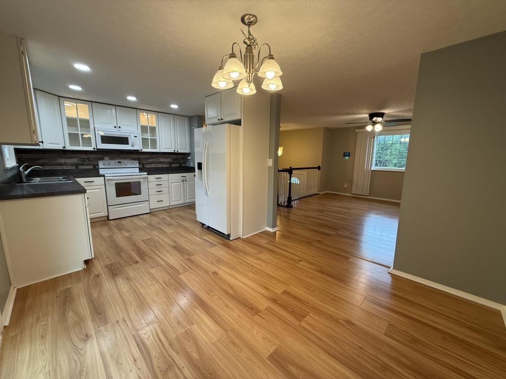 Sportsman Dr - Photo 3 of 34