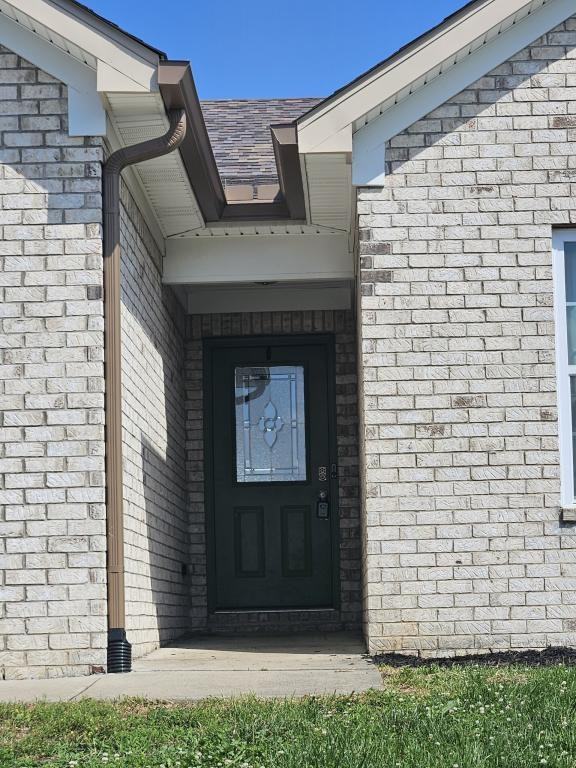 7608 Julia Dr - Photo 3 of 33