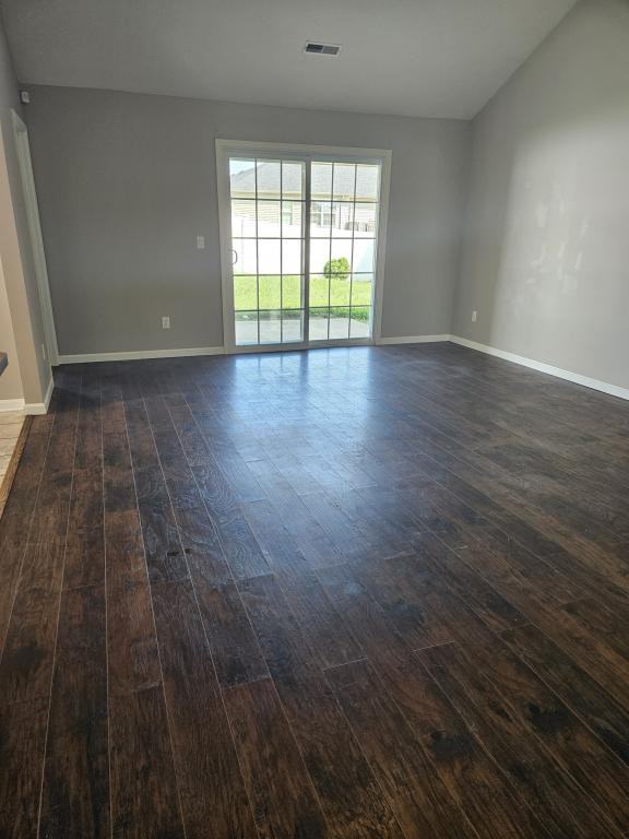 7608 Julia Dr - Photo 5 of 33