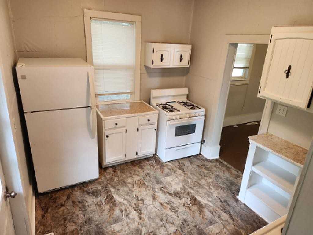 217 S Scott St - Photo 2 of 6