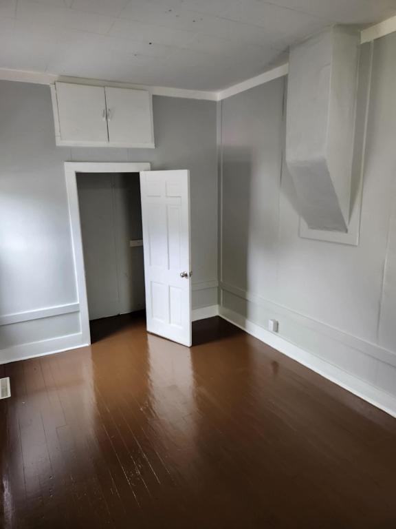 217 S Scott St - Photo 4 of 6