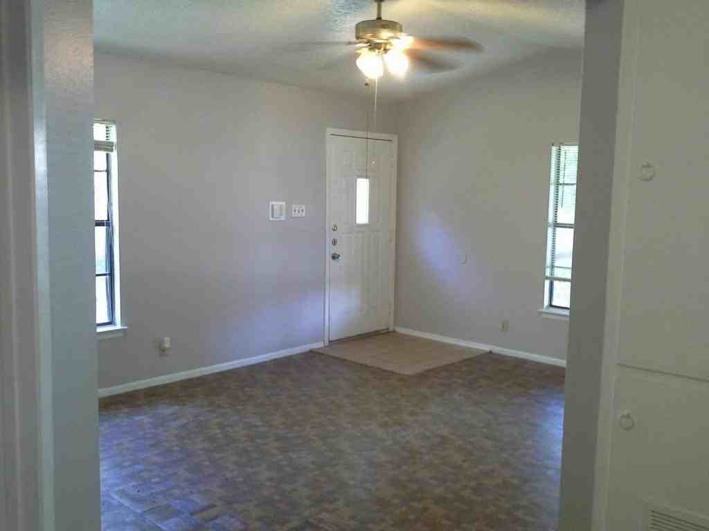8448 Dixon Ridge Dr - Photo 2 of 8