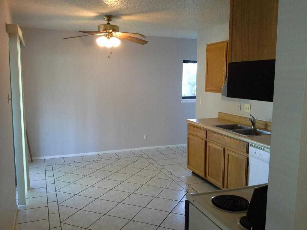 8448 Dixon Ridge Dr - Photo 3 of 8