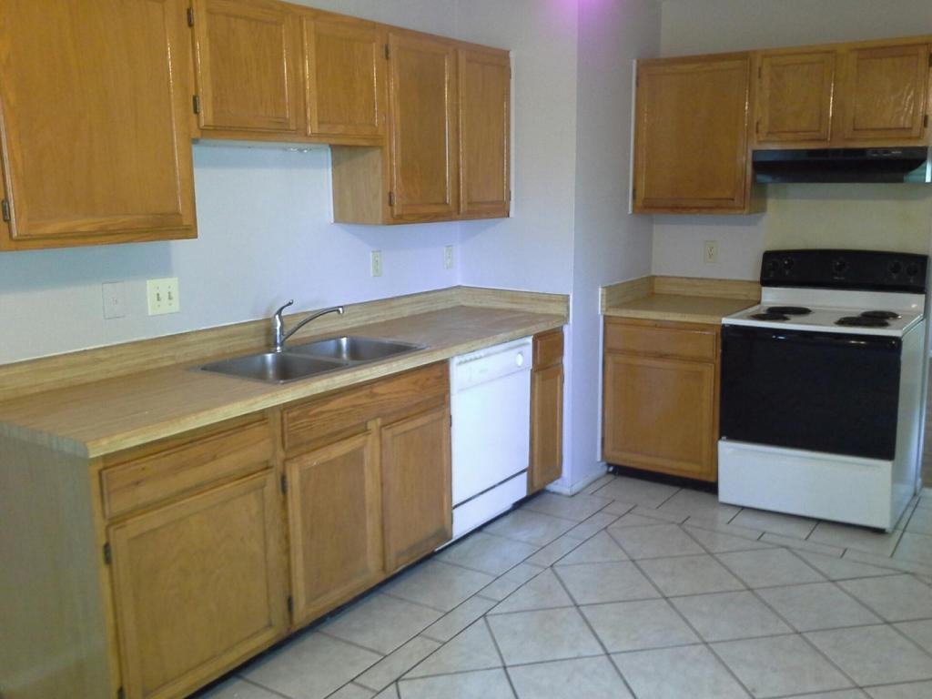 8448 Dixon Ridge Dr - Photo 5 of 8