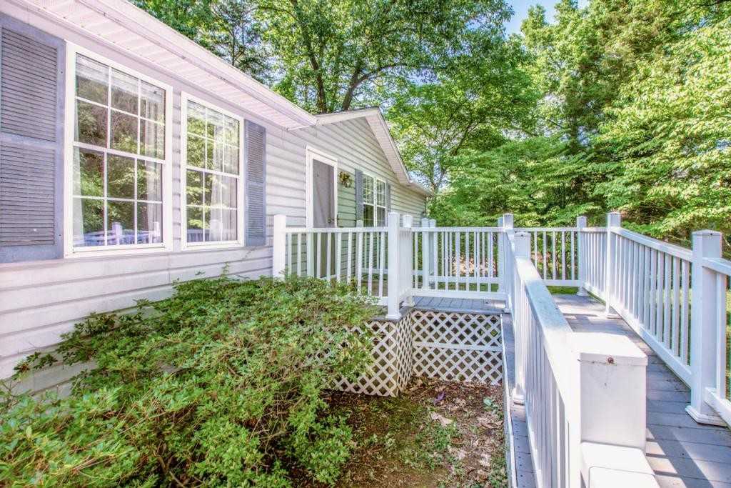 447 Kemp Rd - Photo 6 of 48