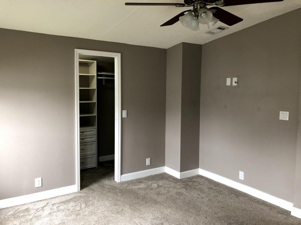 13708 Palm Dr - Photo 3 of 8