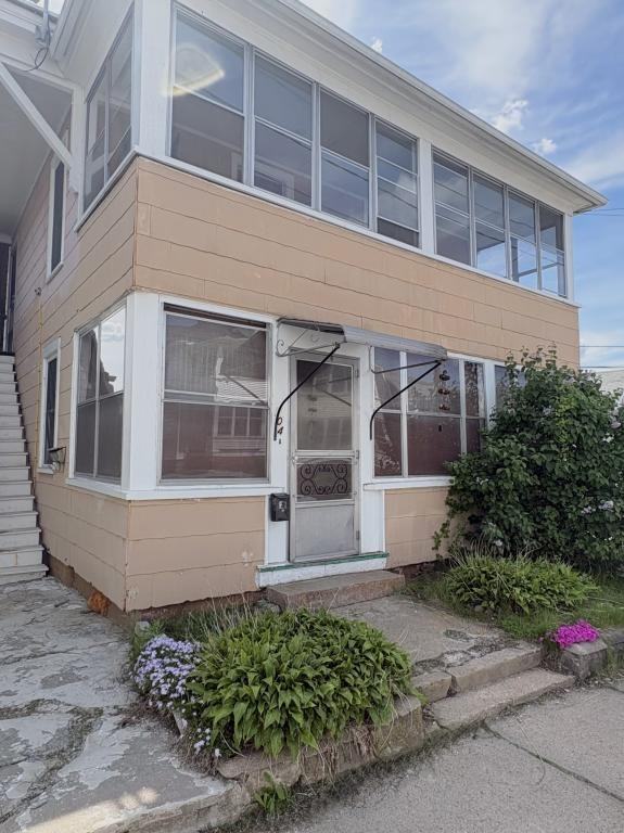 104 Brook St Apt 1 - Photo 2 of 19