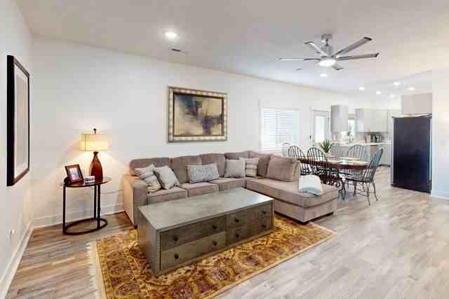 1030 S Canyon Ave - Photo 4 of 21